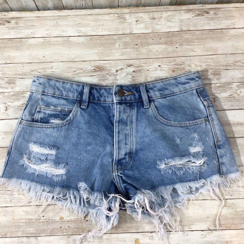 Woman’s Zara Distressed Short Jean Shorts